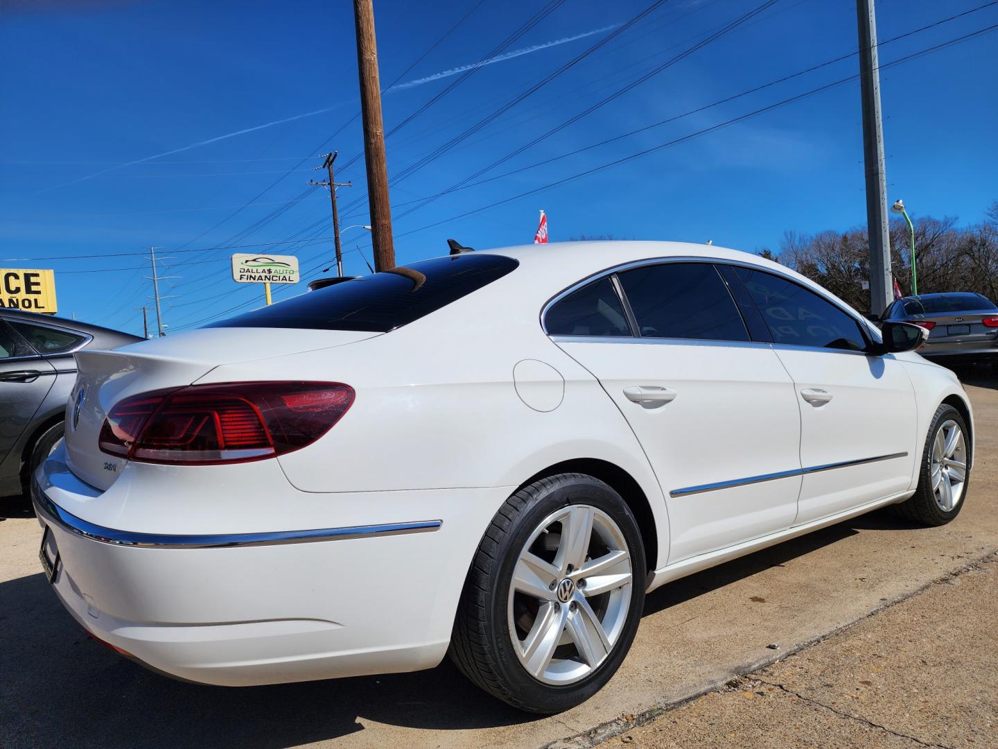 2013 WHITE Volkswagen CC Sport w/Lighting Package (WVWBN7AN9DE) with an 2.0L L4 DOHC 16V TURBO engine, 6-Speed Automatic transmission, located at 2660 S.Garland Avenue, Garland, TX, 75041, (469) 298-3118, 32.885551, -96.655602 - Photo#3